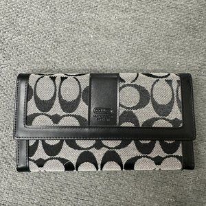 COACH WALLET NEW NEVER USED